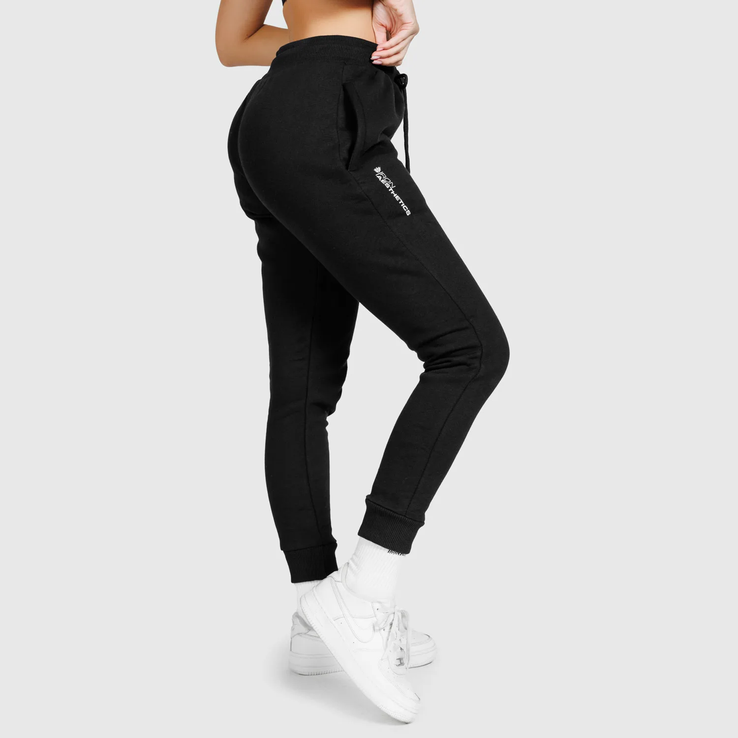 Dámske športové tepláky Iron Aesthetics Comfy, čierne-1
