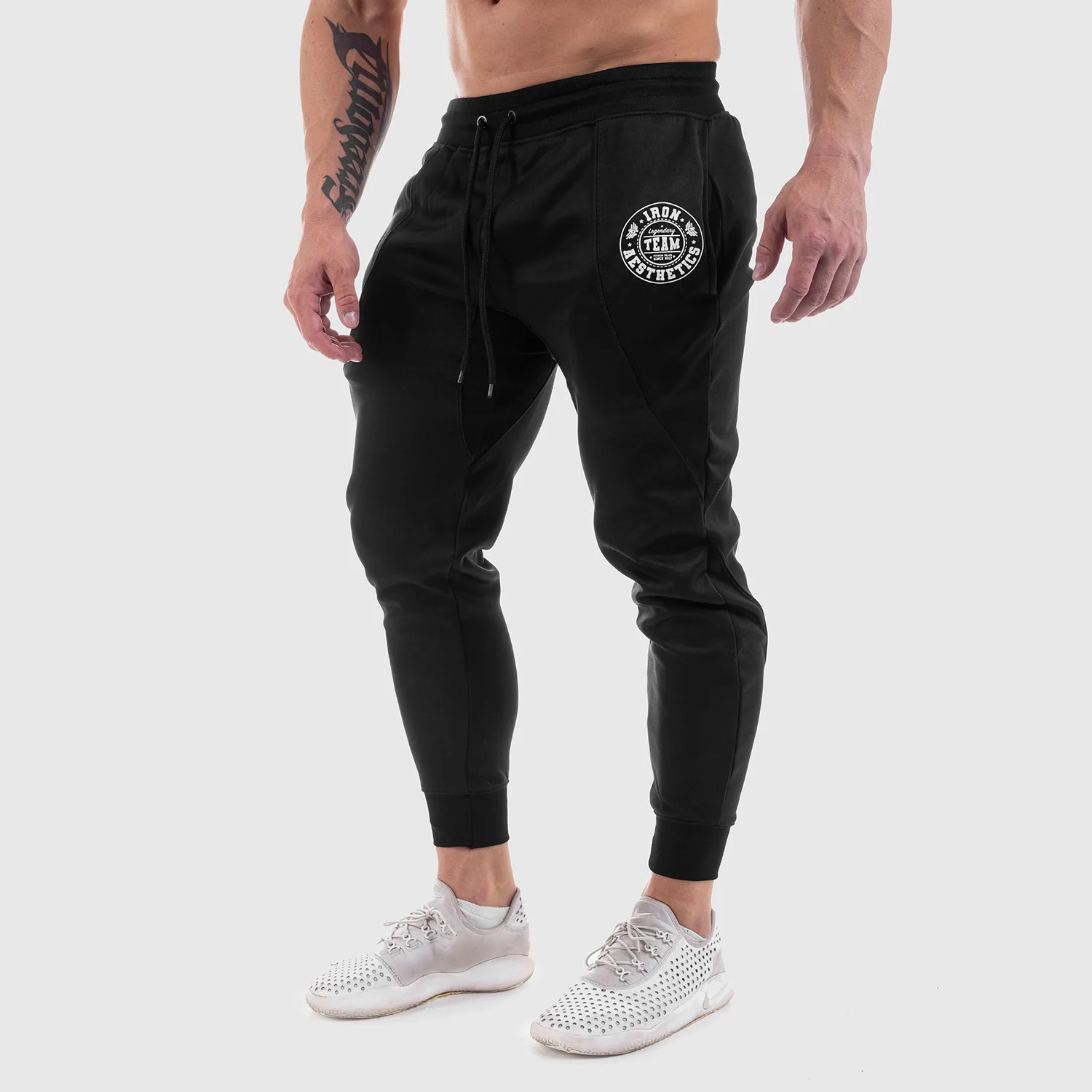 Jogger tepláky Iron Aesthetics Circle Star, čierne-1