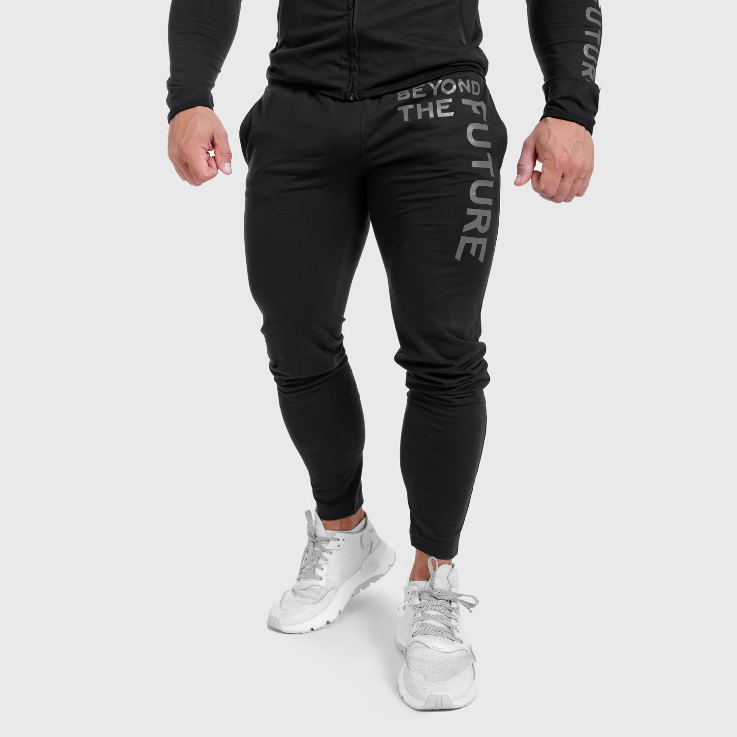 Pánske SlimFit tepláky Beyond the Future, čierne-1